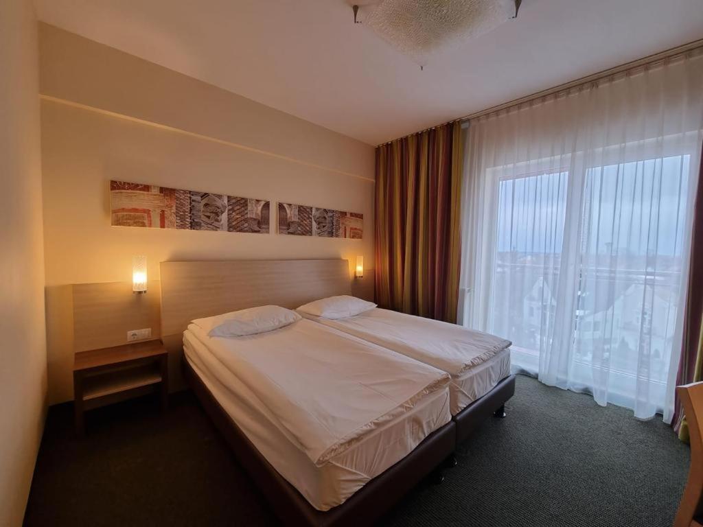 The Gerald'S Hotel Rădăuţi Exteriér fotografie