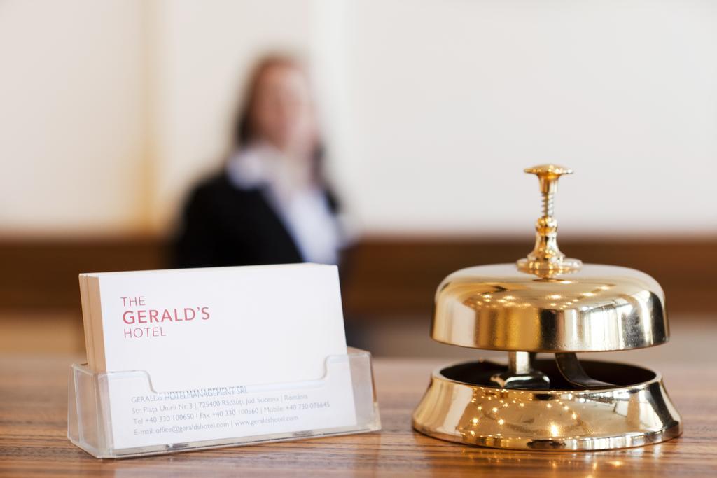 The Gerald'S Hotel Rădăuţi Exteriér fotografie
