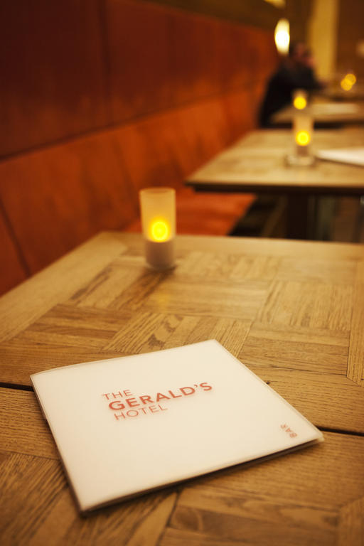 The Gerald'S Hotel Rădăuţi Exteriér fotografie