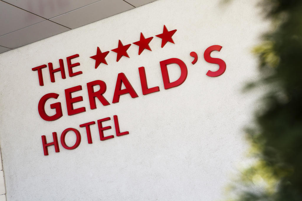 The Gerald'S Hotel Rădăuţi Exteriér fotografie